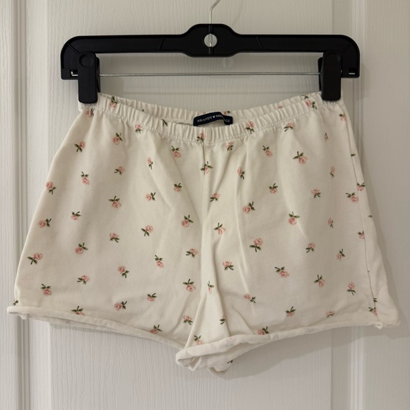 Brandy Melville Floral Top and Shorts Set - Picture 4 of 6